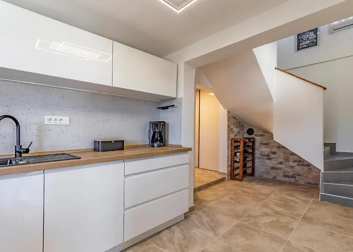 Amazing In Vikendica Krnica